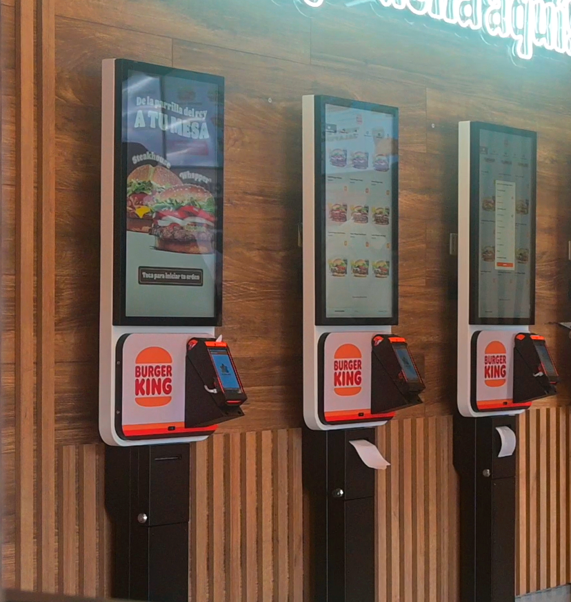 Burger King Bolivia Transforma la Experiencia del Cliente con los Kioscos K27 Lite de Acrelec